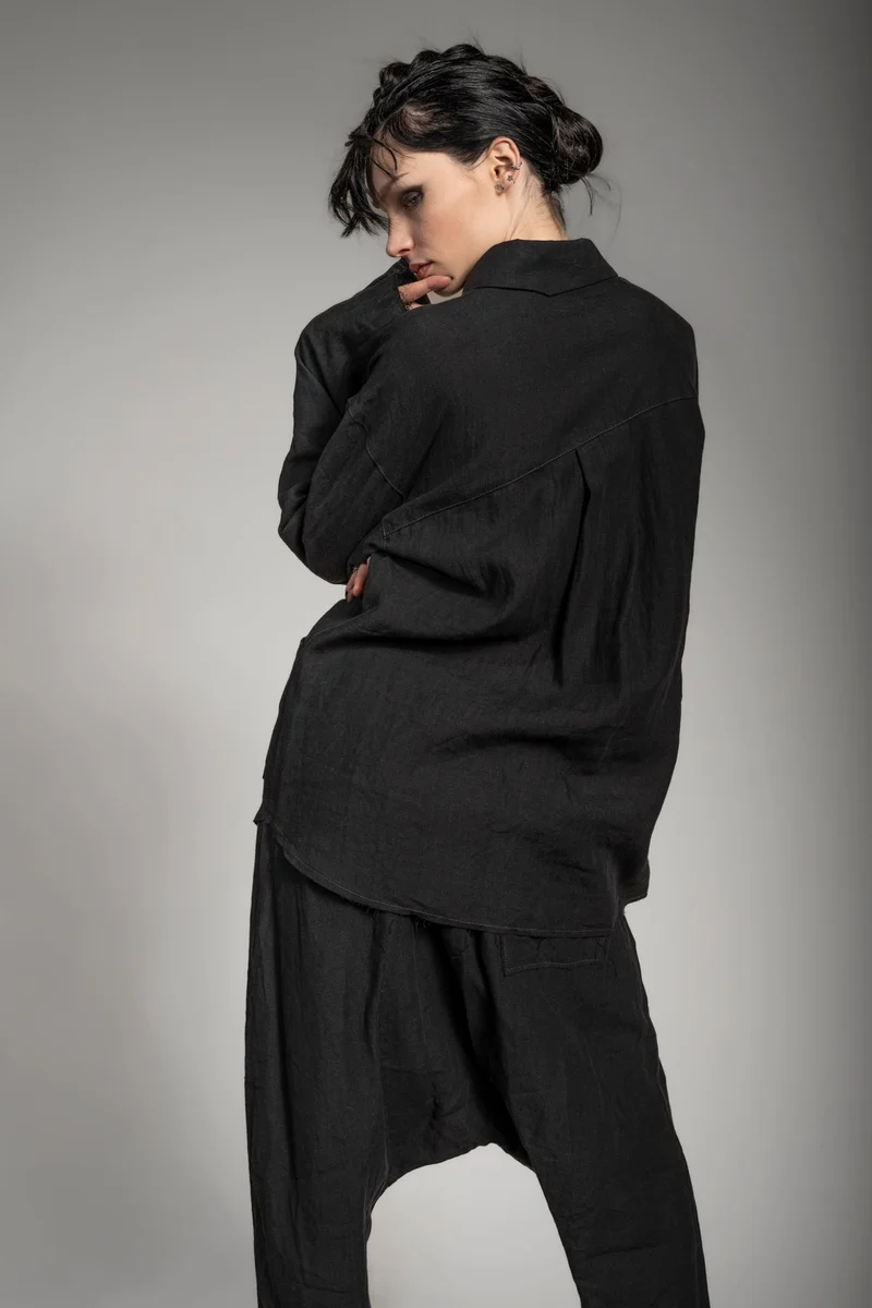 eigensinnig wien | Thoreau | Designer Leinen Overshirt in Schwarz