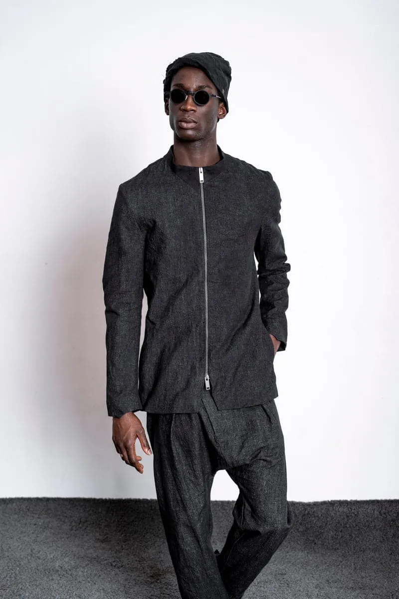 eigensinnig wien | Husserl | Außergewöhnliche Leinenjacke für Herren mit Zipper und Stehkragen in Schwarz