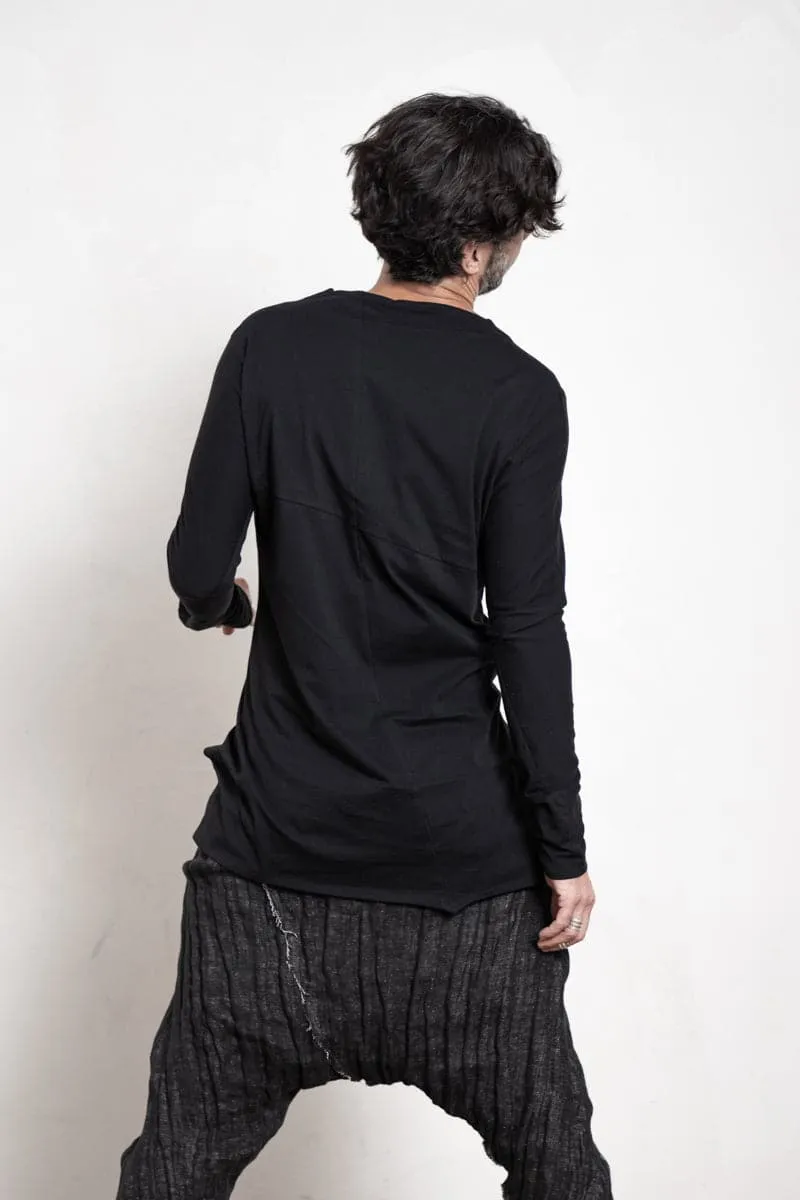 eigensinnig wien | Artmann | Asymmetrischer Pullover aus leichter Baumwolle in schwarz