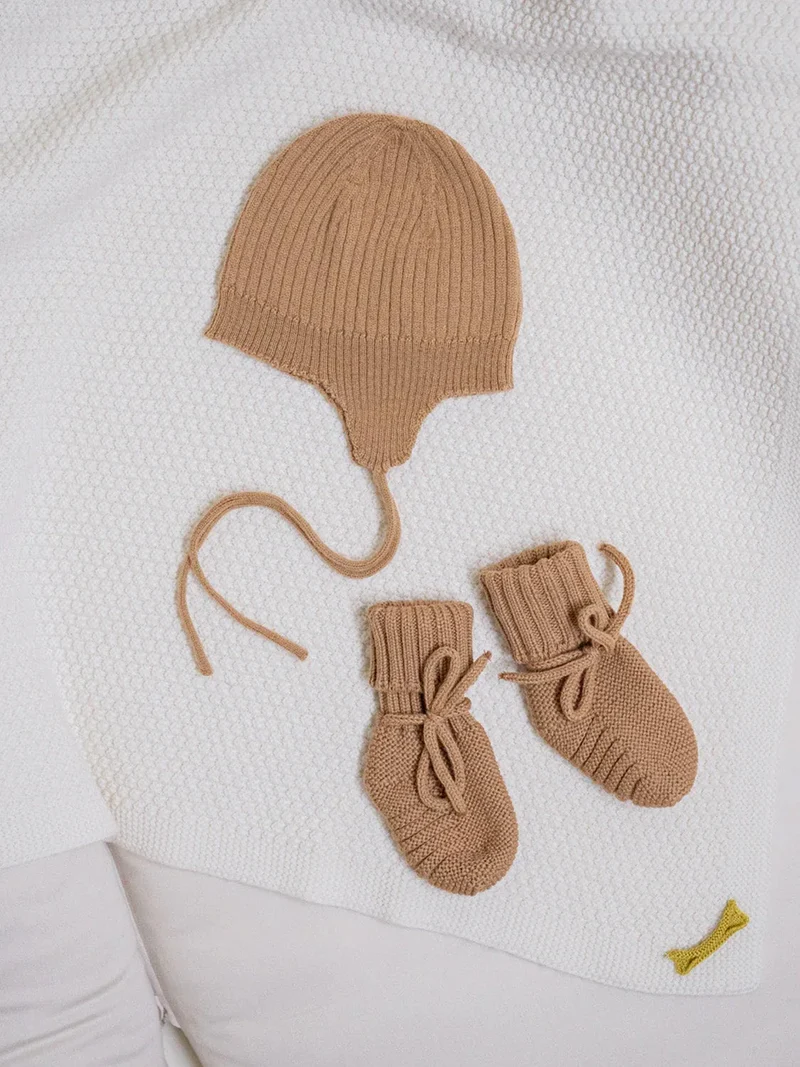 THE WOOLLY BABY HAT - camel