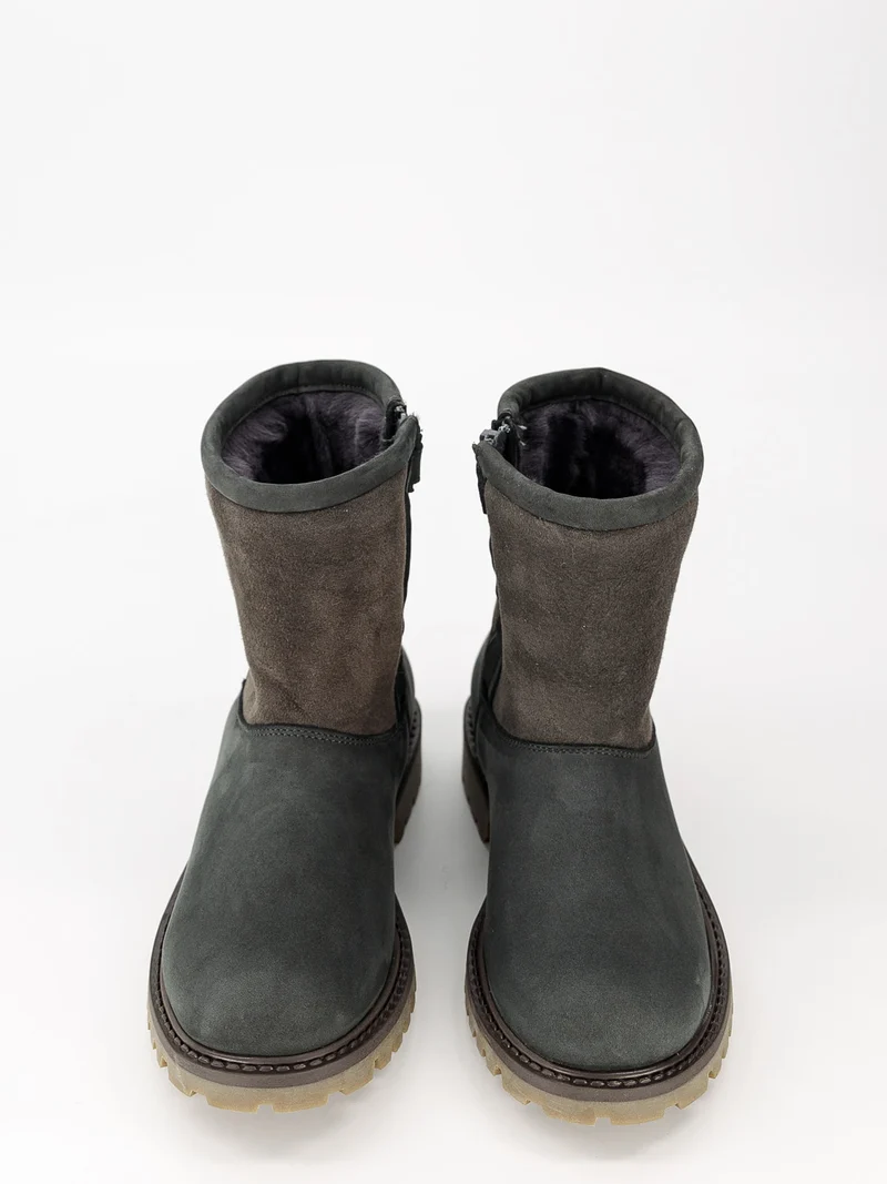Stiefel Grau
